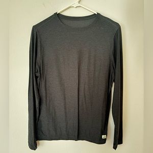 Vuori Men’s Long-Sleeve Strato Tech Tee Charcoal Heather